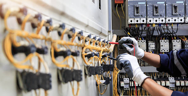 Professional Electrician technician working in Carthage, TX